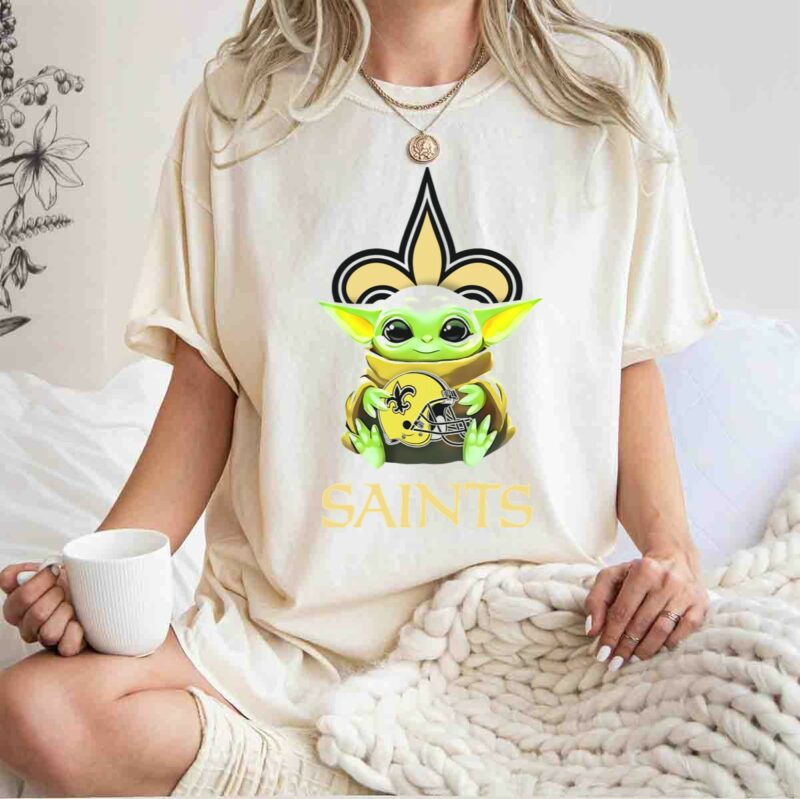 star wars baby yoda hug new orleans saints helmet saints fleur de lis white t shirt t shirt 1 1